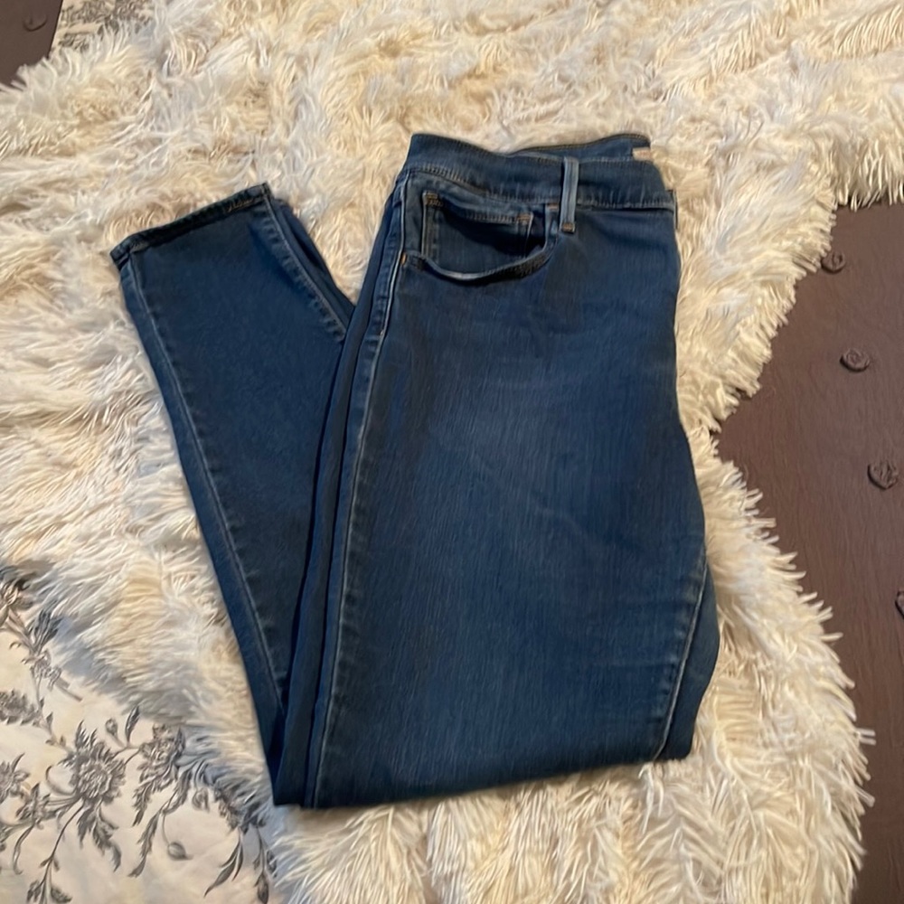 Levi’s 720 high rise super skinny 32
